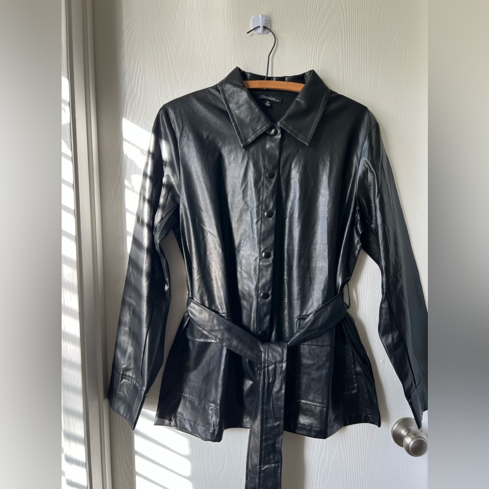 LEATHER BLACK SHACKED W/ BELTED LEATHER